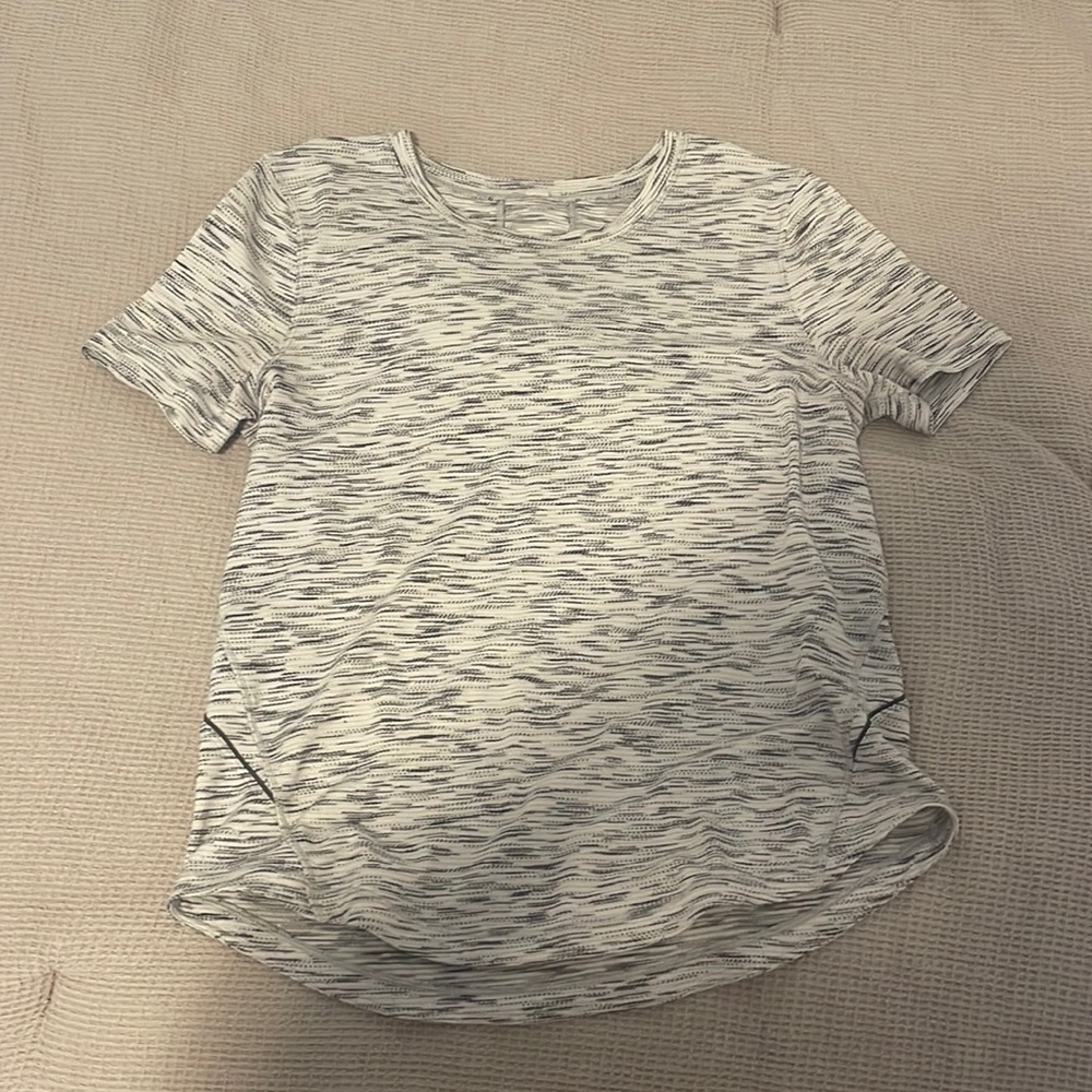 Lululemon T shirt